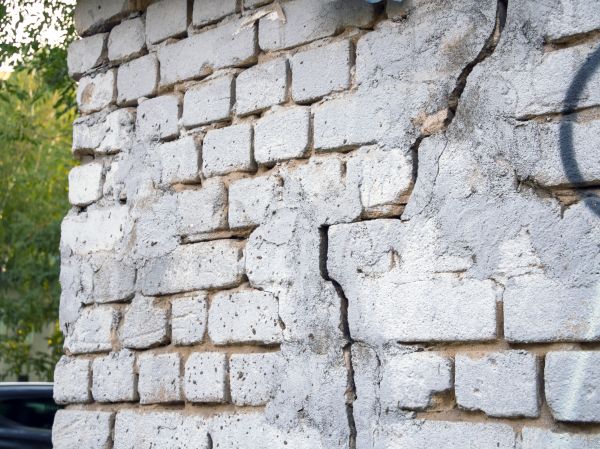 Cracked Brick Wall Repair in Roswell